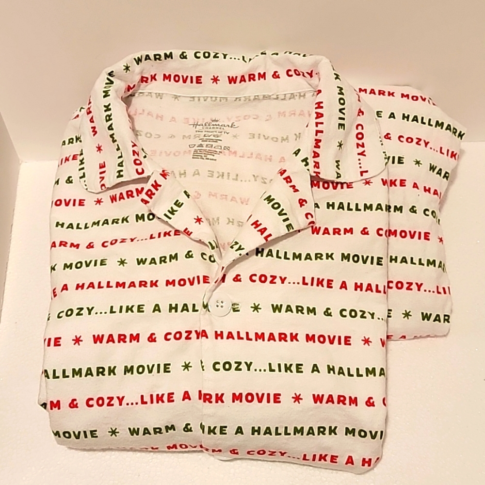 Hallmark Warm and Cozy Hallmark Movie Women's Pajama Set Size L